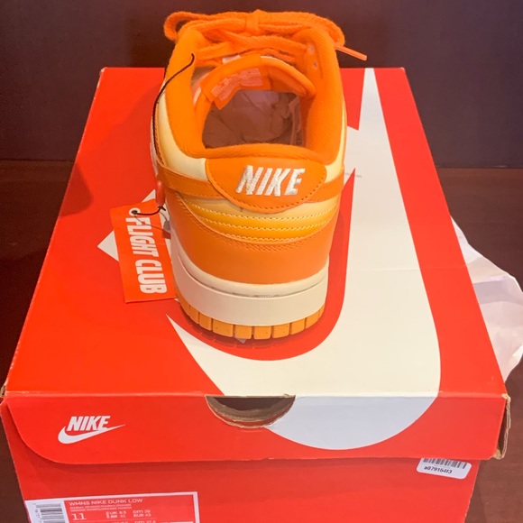 Women’s Nike Dunk Low size 11. Magma orange brand new with original box - Picture 9 of 10